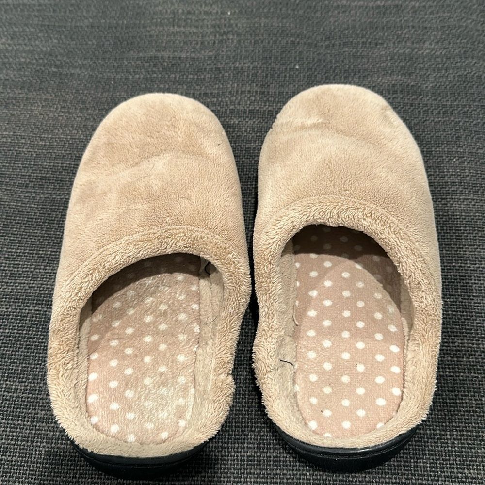 Comfort slide slippers size 6.5-7